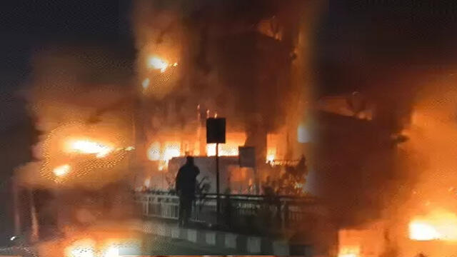 https://admin.thefrontfaceindia.in/uploads/1221993770_up_news_gorakhpur-posh-hotel-fire-four-storey-building-one-employee-dead.jpg