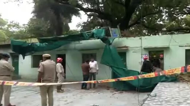 https://admin.thefrontfaceindia.in/uploads/290520805_humayun-tomb-dargah-room-roof-collapse-6-dead.jpg
